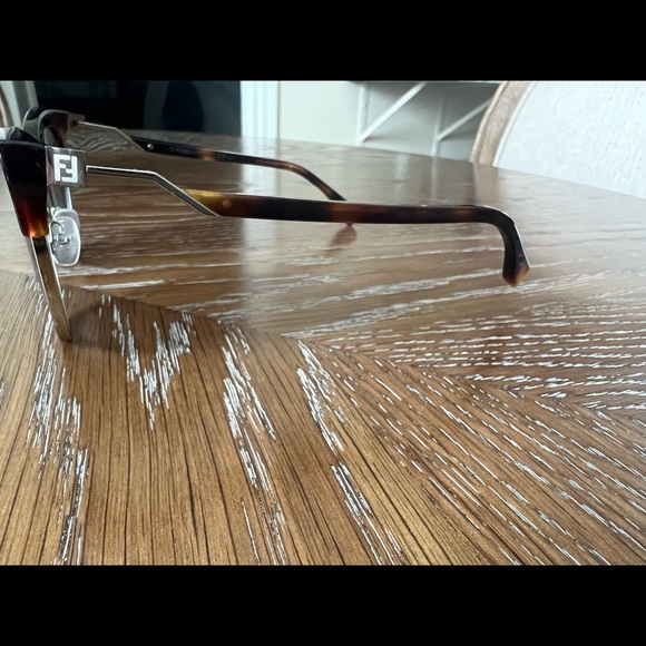 New and authentic FENDI cat eye sunglasses! 😎 - Picture 7 of 12
